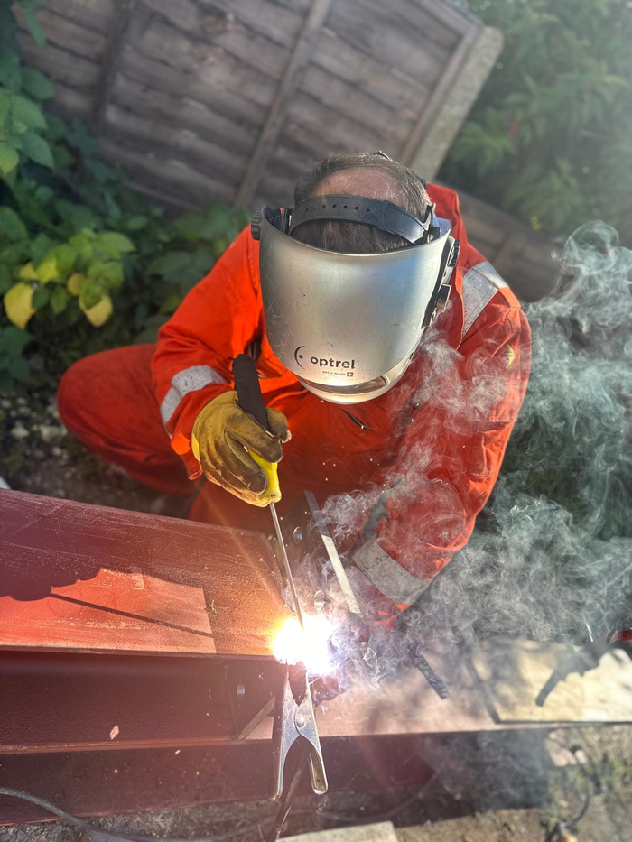rs_welder_action_a