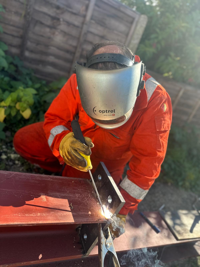 rs_welder_action_b